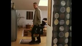 Il surprend sa femme aux lit avec porn