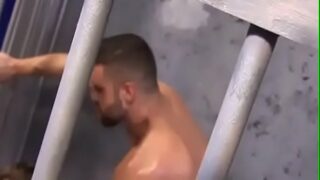 Porno plan a 3 avec 2 hommes bi