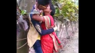 Xxx Aunty Kissing - VidÃ©os de Sexe Indian aunty kiss boy caught porn - Xxx Video - Mr Porno