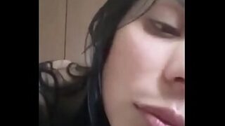 Tombé sur le filet coquine finissant en siririca