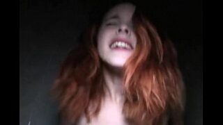 Amateur chatte dans les vidéos de hot sit-down